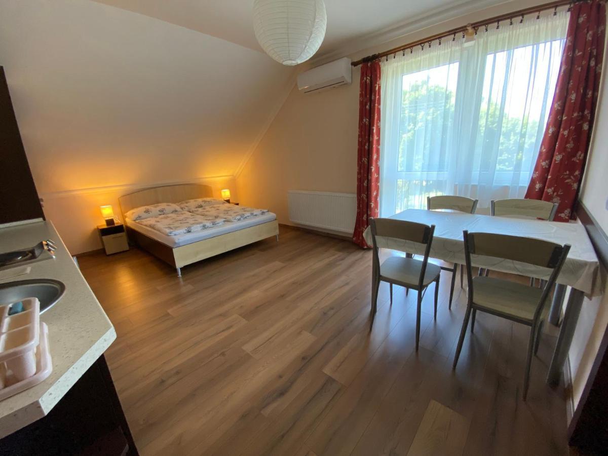Magyar Apartman Iii. Hajdúszoboszló Exterior foto